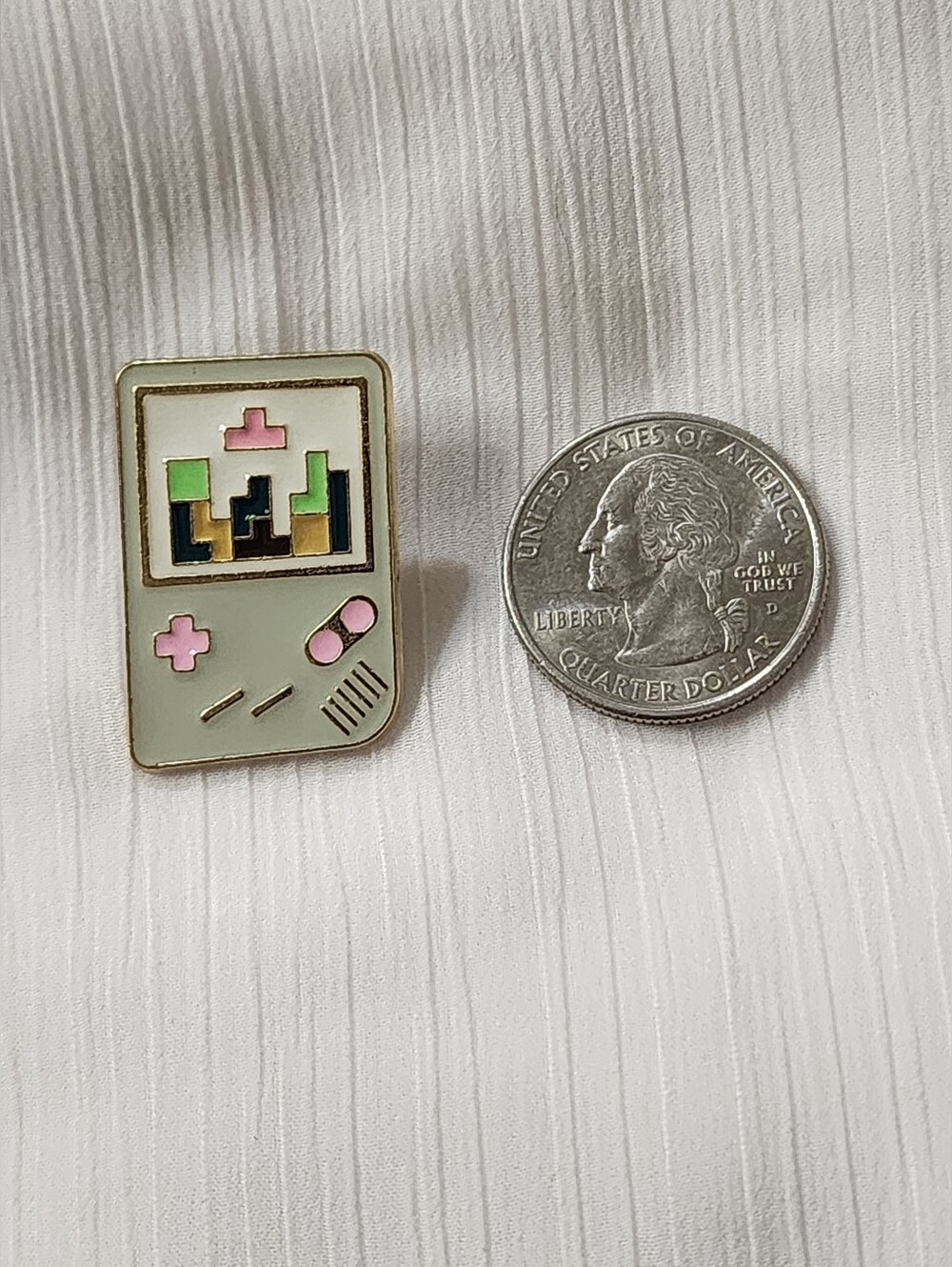Tetris Game Boy Enamel Pin Retro - Picture 2 of 2